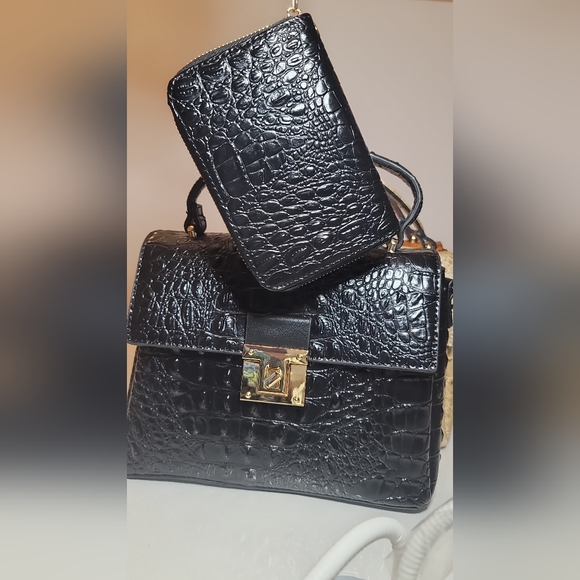 Handbag - Picture 9 of 12